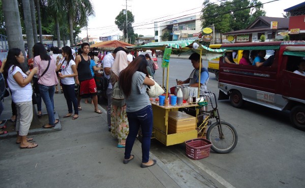 Street Food — Live in the Philippines